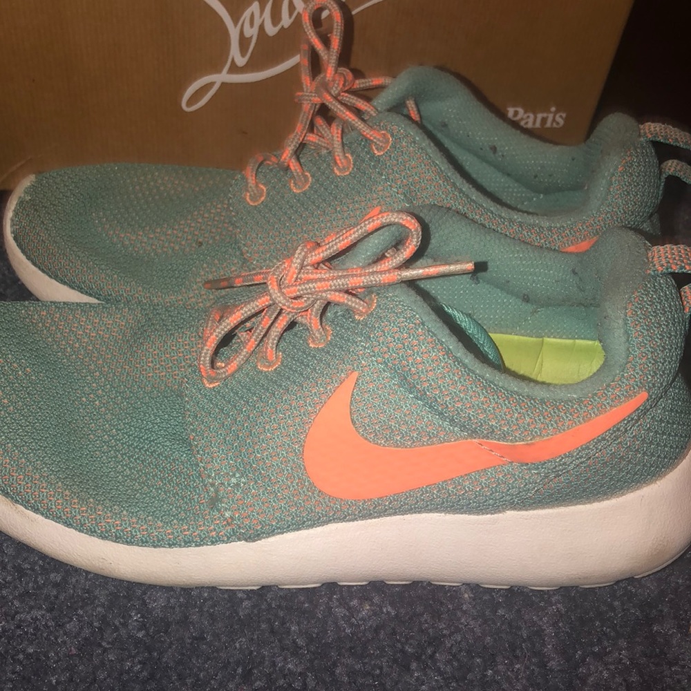 Nike roshes